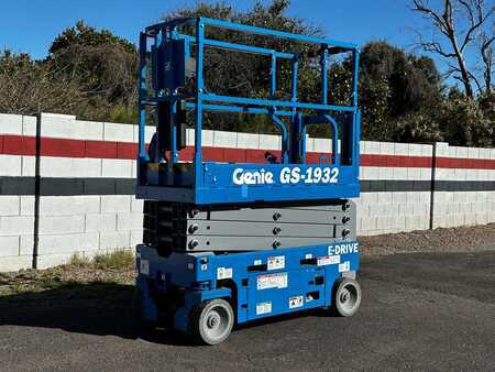 Towable Lift 2022  Genie GS-1932 (2)