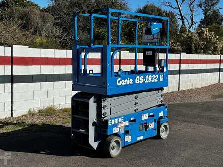 Towable Lift 2022  Genie GS-1932 (8)
