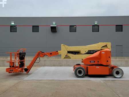 Articulating boom lift 2011  JLG E400AJPN (1)