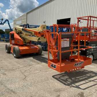Plataforma Articulada 2015  JLG E450AJ (1)