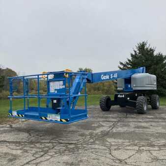Telescopic boom lift 2015  Genie S-45 (1)