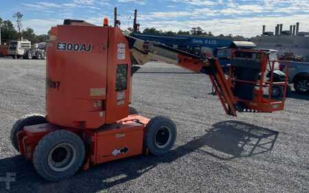 Plataforma Articulada 2015  JLG E300AJP (3)