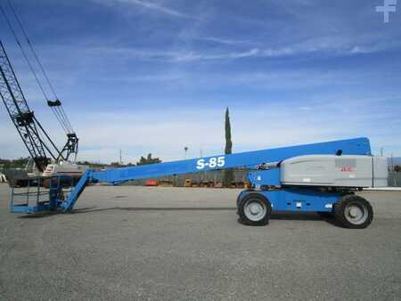 Telescopic boom lift 2014  Genie S-85 (1)