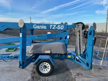 Towable Lift 2017  Genie TZ-50 (1)