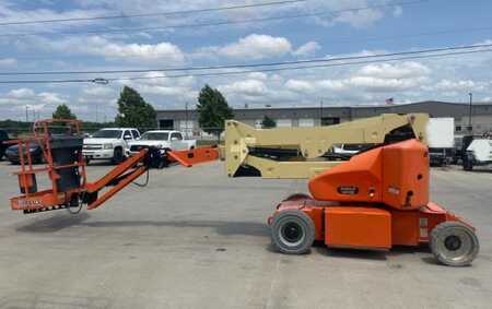Articulating boom lift 2017  JLG E400AJPN (1)