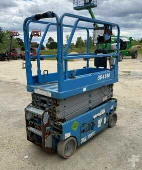 Towable Lift 2015  Genie GS-1930 (1)