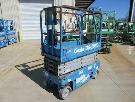 Towable Lift 2014  Genie GS-1930 (1)