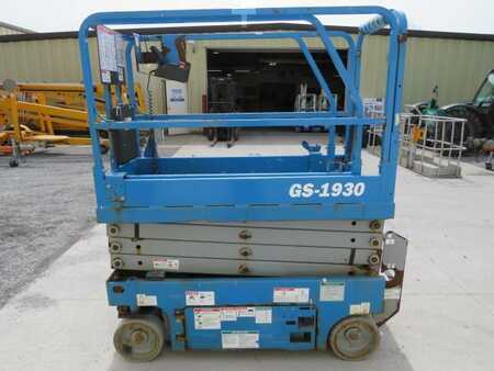 Towable Lift 2015  Genie GS-1930 (1)