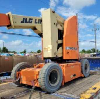 Plataforma Articulada 2017  JLG E300AJP (1)