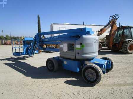 Articulating boom lift 2018  Genie Z-45/25J DC (1)