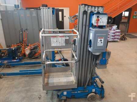 Towable Lift 2014  Genie AWP-30S (1)