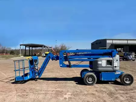 Articulating boom lift 2018  Genie Z-45/25J DC (1)