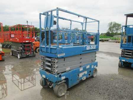 Towable Lift 2017  Genie GS-2632 (1)