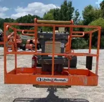 Plataforma Articulada 2018  JLG 450AJ (2)