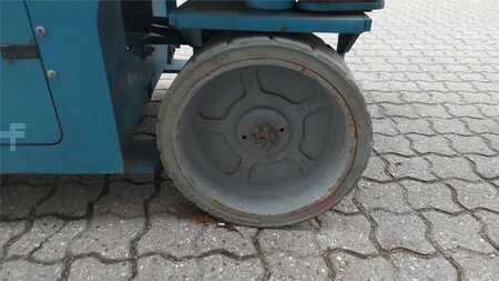 Podnośnik nożycowy 2017  Genie GS2632 (13)