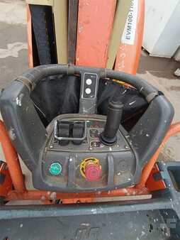 Sonstige 2011  JLG T10E (4)