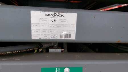 Scissor lift 2005 Skyjack  (2)