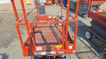 Pracovní plošina s nůžkovým zdvihem 2015  SkyJack SJIII4620 (10)