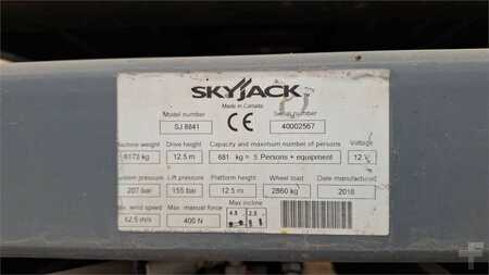 Plataforma Tijera 2018  SkyJack 8841RT (2)