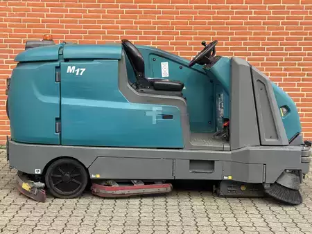 Sitte-på gulvvaskemaskiner 2021  Tennant M17 (1)