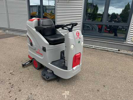 Spazzatrici uomo a bordo 2020  Comac Innova 85B Comfort (3)