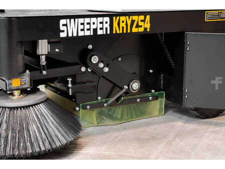 Pedestrian Sweeper 2024  Kremer KRYZS4 Zit (15)