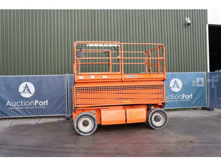 Scissor lift - JLG 3369LE (1)