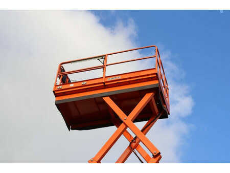 Scissor lift - JLG 3369LE (25)