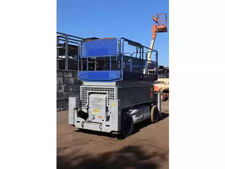 Pracovní plošina s nůžkovým zdvihem 2006  JLG M4069 (9)