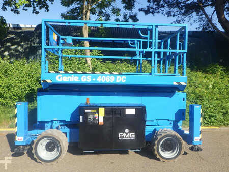 Scissor lift 2013  Genie GS-4069DC (1)
