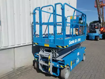 Pracovní plošina s nůžkovým zdvihem 2014  Genie GS-2046 (2)