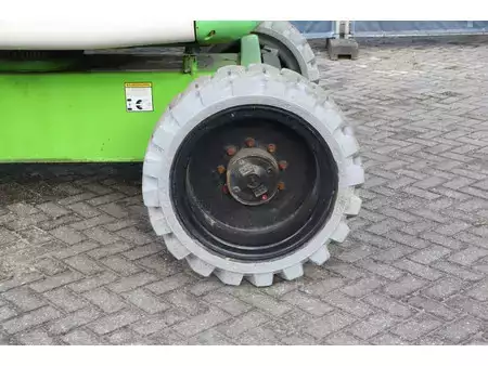 Kloubová pracovní plošina 2014  Niftylift HR15D 4x4 (16)
