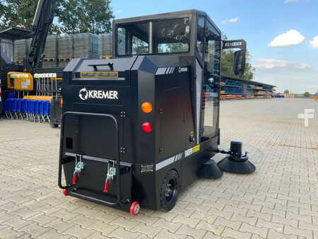 Pedestrian Sweeper 2024  Kremer KRS100 (3)