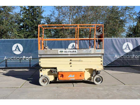 Scherenarbeitsbühne 2013  JLG 2646ES (2)