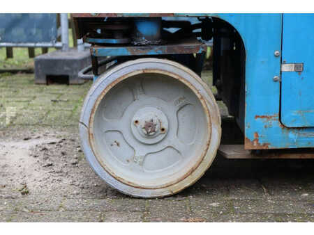 Scherenarbeitsbühne 2011  Genie GS-3246 (10)