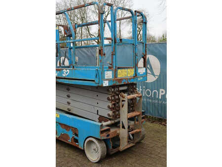 Scissor lift 2011  Genie GS-3246 (12)