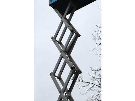 Scissor lift 2011  Genie GS-3246 (26)