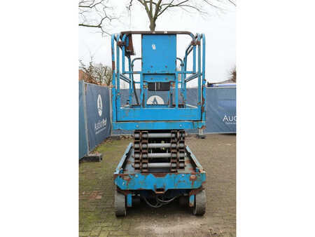 Scherenarbeitsbühne 2011  Genie GS-3246 (7)