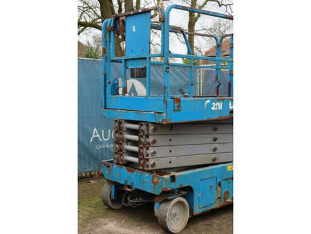 Scherenarbeitsbühne 2011  Genie GS-3246 (9)