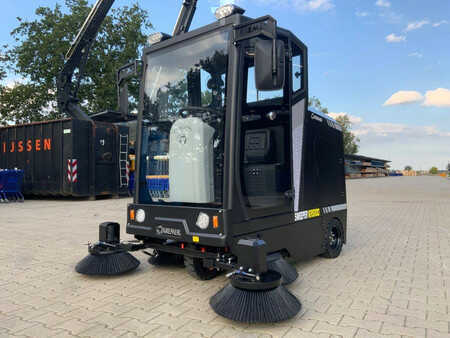 Pedestrian Sweeper 2024  Kremer KRS100 (1)