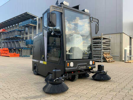 Pedestrian Sweeper 2024  Kremer KRS100 (4)