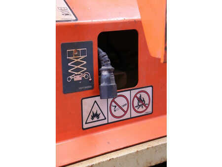 Piattaforme aeree a pantografo 2015  JLG 10RS (12)