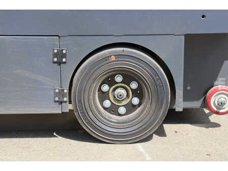 Pedestrian Sweeper - Sweep V-130 (10)