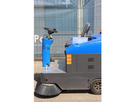 Pedestrian Sweeper - Sweep V-130 (12)