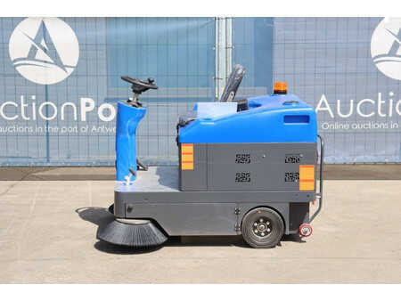 Pedestrian Sweeper - Sweep V-130 (2)