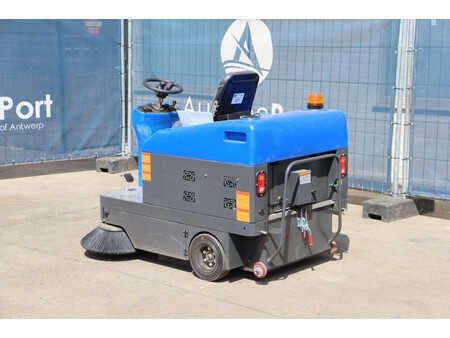Pedestrian Sweeper - Sweep V-130 (3)