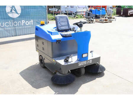 Pedestrian Sweeper - Sweep V-130 (6)