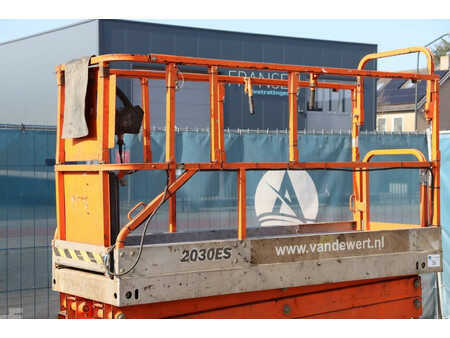 Scherenarbeitsbühne 2006  JLG 2030ES (10)
