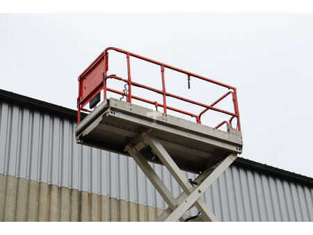 Piattaforme aeree a pantografo 2014  JLG 2646 ES (21)
