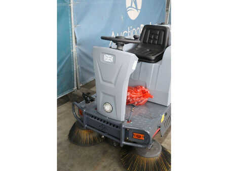 Pedestrian Sweeper 2024  Westfield S1250 (10)